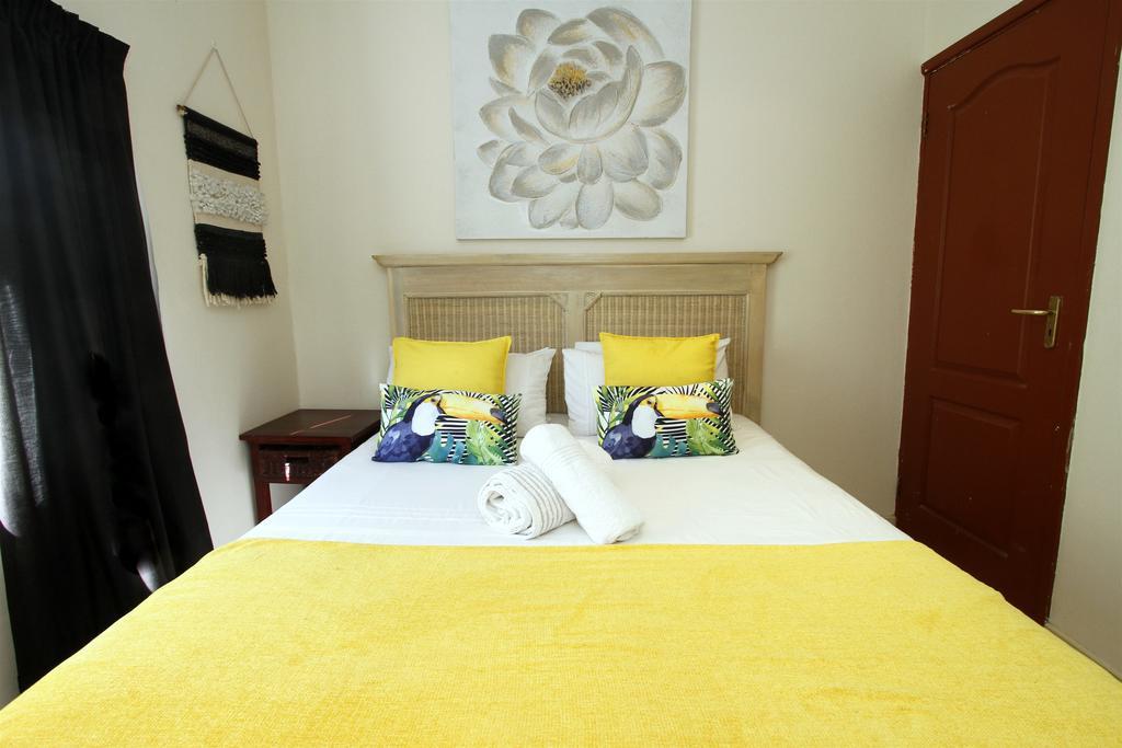 La Dolce Vita Umhlanga Guesthouse Durban Esterno foto